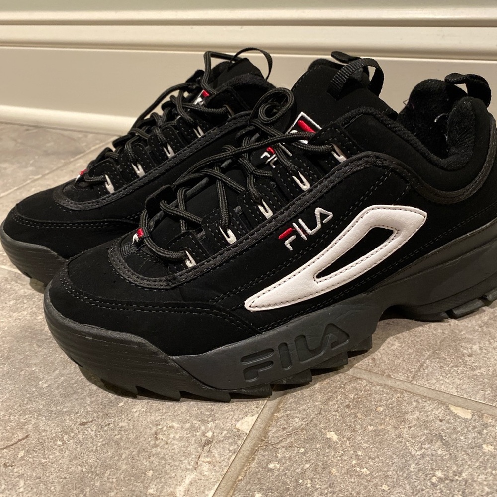 Fila Disruptor 2 in Black/White/Red
